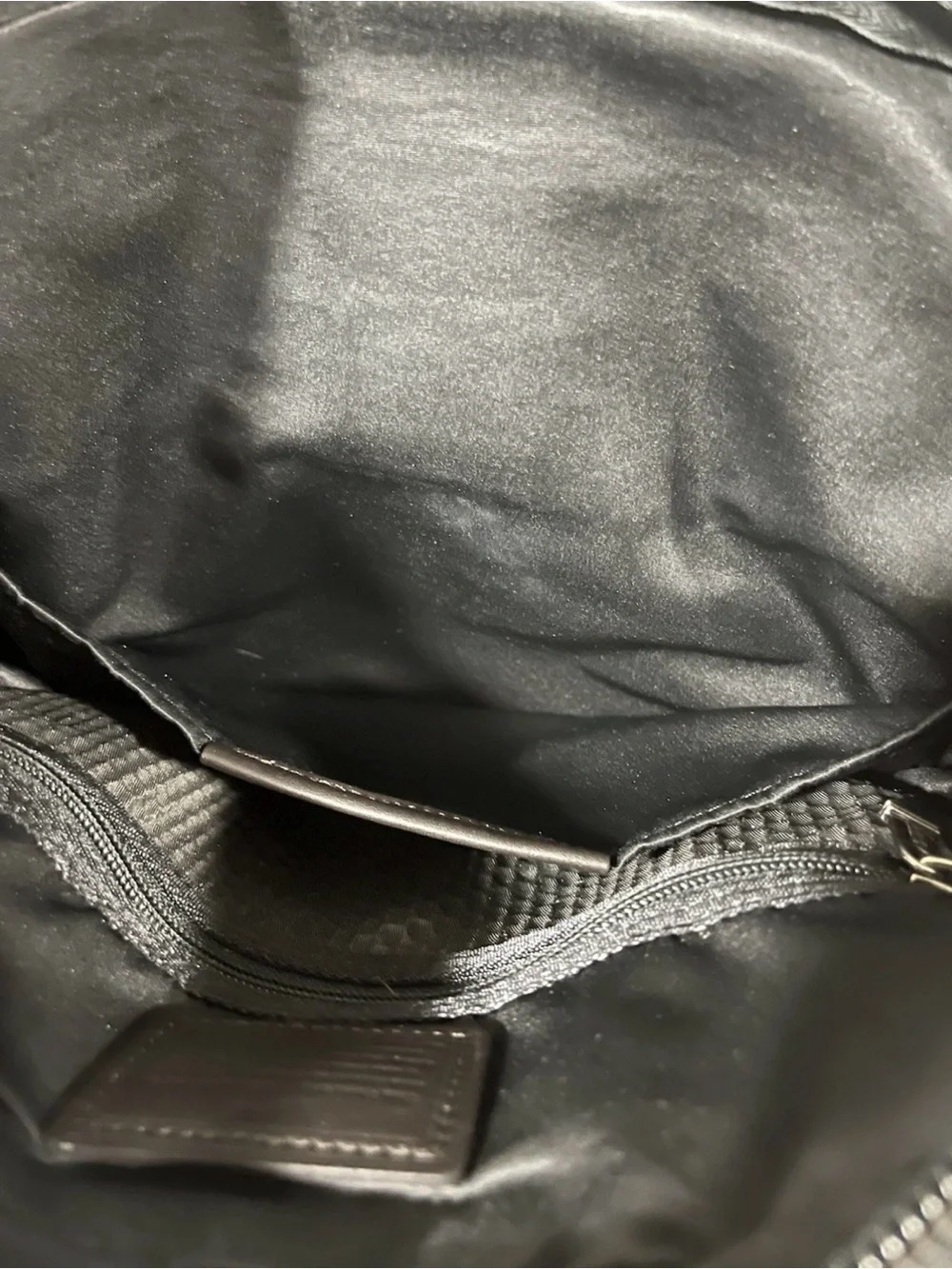 Tumi Alpha Bravo Annapolis Shoulder Bag Business Casual Leather Luxury Premium